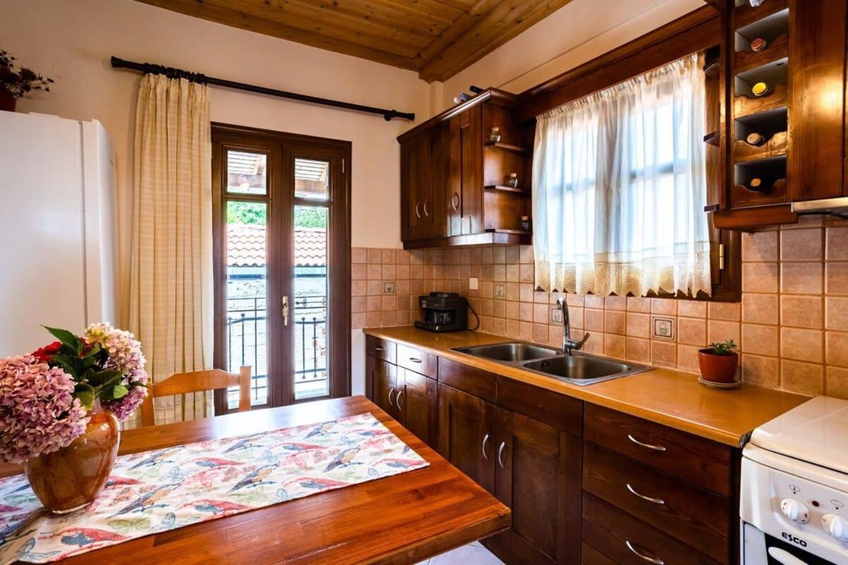 Stemnitsa Stone Residence - Comfy Mountain Getaway מראה חיצוני תמונה